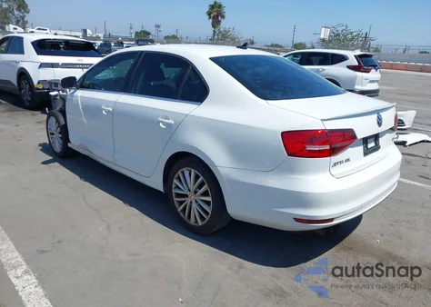 2016 Volkswagen Jetta 1.8T Sel z USA, uszkodzony, nr VIN 3VWL17AJ9GM224740